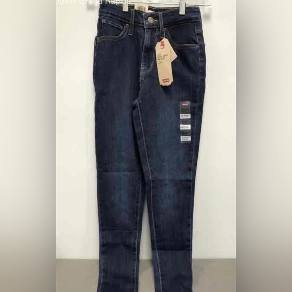 NWT Women’s Levi’s 721 High-Rise Skinny Hypersoft Jeans Size 00 Short (W24 L28)